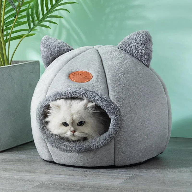 Cozy Winter Cave Bed for Pets